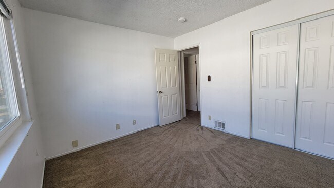 Building Photo - 5511 Eagles Ln