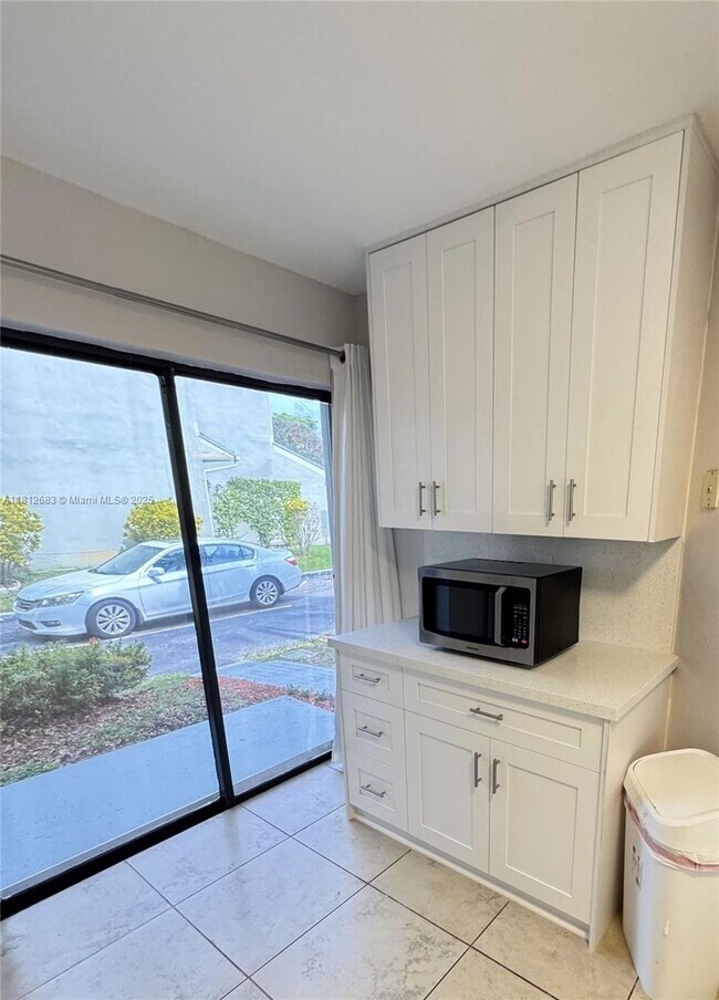 Building Photo - 9657 SW 152nd Ave