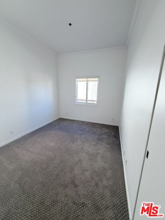 Building Photo - 230 S Hamilton Dr