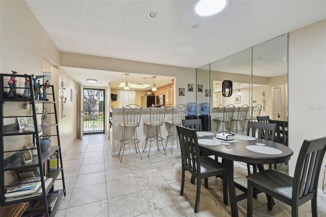 Building Photo - 8130 Braddock Cir