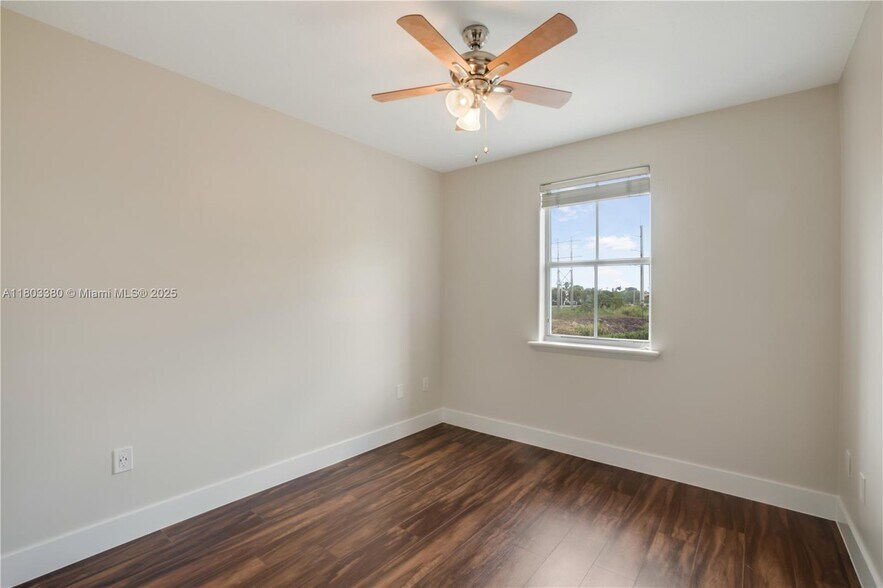 Building Photo - 4882 NW 108th Psge