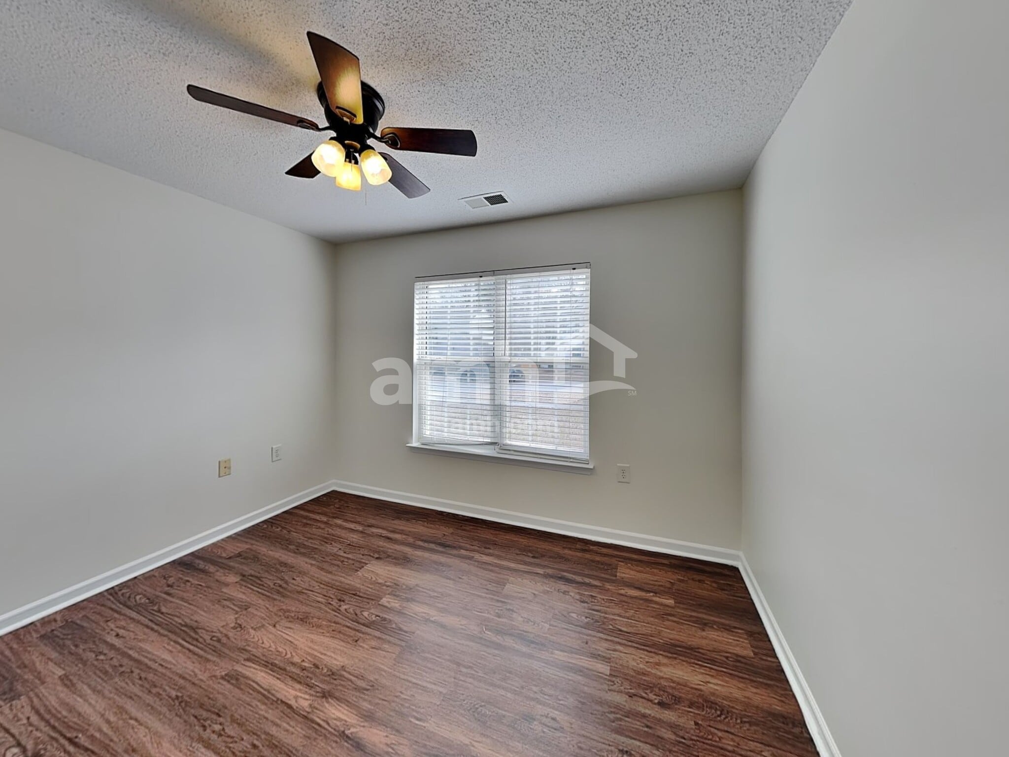 Building Photo - 127 Hampshire Dr