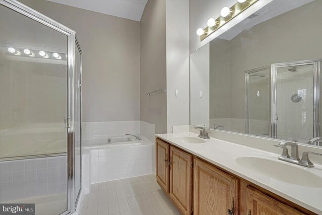 Building Photo - 44030 Gala Cir