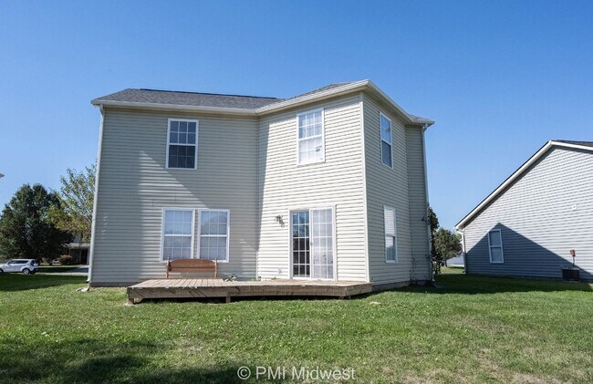 Building Photo - "Charming 3-Bedroom Home with 2.5 Baths and 2,125 Sq Ft in Greenfield, IN!"