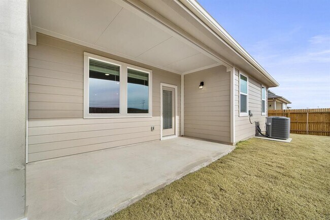 Building Photo - 225 Caddo Bnd