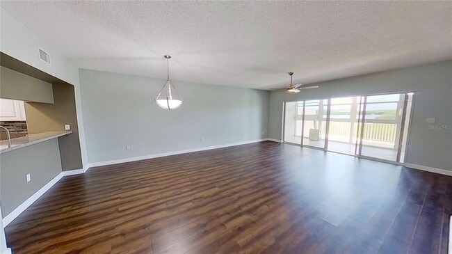 Building Photo - 6495 Shoreline Dr