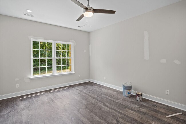 Building Photo - 295 Deer Rd