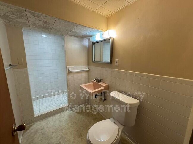 Building Photo - 515 Patterson Ln