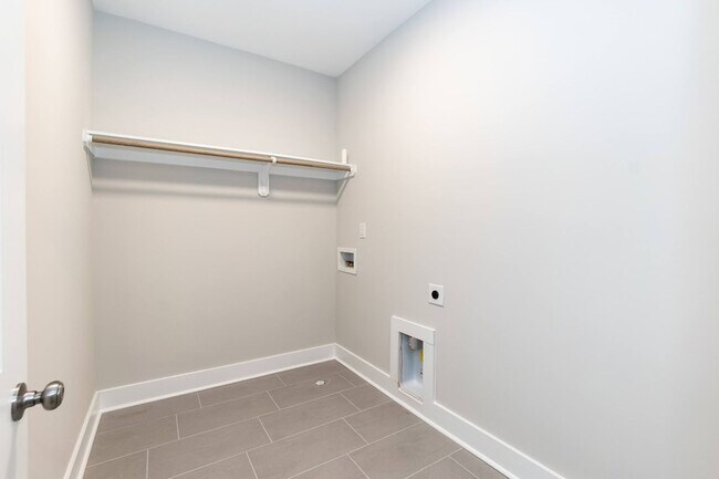 Building Photo - Now Leasing: Brand New Townhome in Rolesvi...