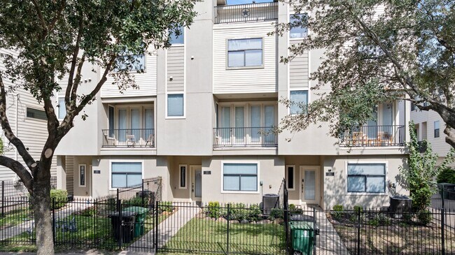 Building Photo - 2315 McIlhenny St