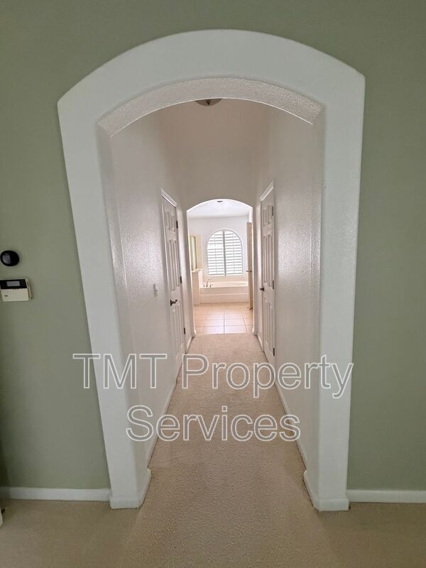 Building Photo - 70 Jade Tree Cir