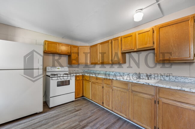 Building Photo - 428 S Osage St