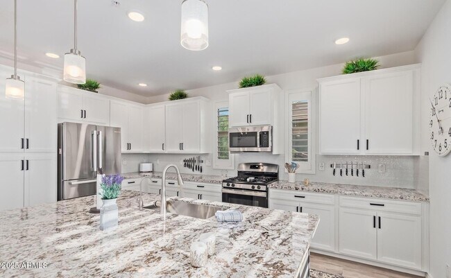 Building Photo - 5100 E Rancho Paloma Dr