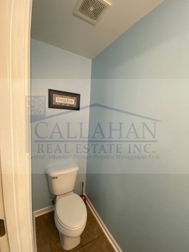 Building Photo - West LR Home