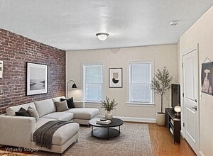Building Photo - 8 S Bremen St