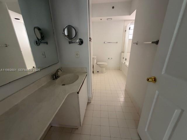 Building Photo - 3245 NE 184th St