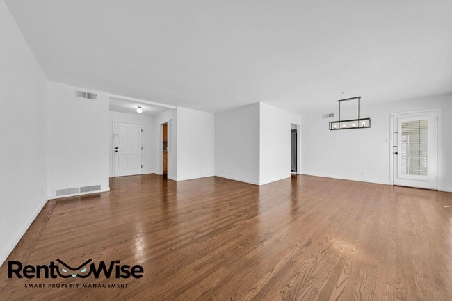 Building Photo - 612 Barneson Ave
