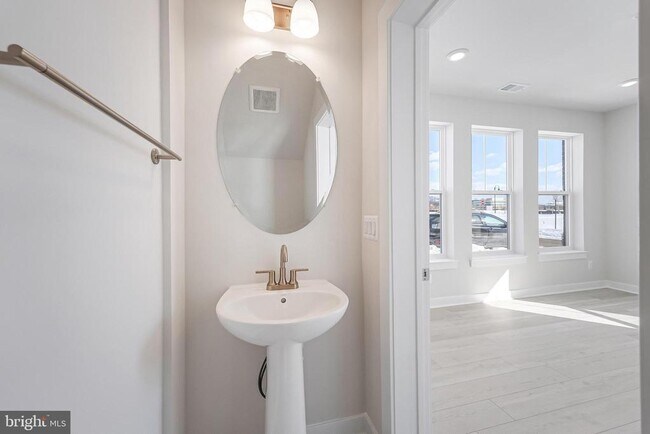 Building Photo - 44592 Strabane Ter