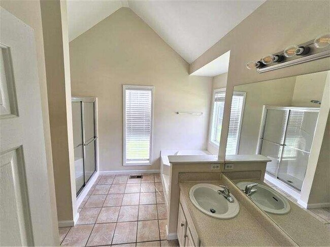 Building Photo - 197 Meadow Spring Ct