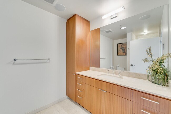 Building Photo - Gorgeous 3 Bedroom Condo with Huge Outdoor Space at Axis