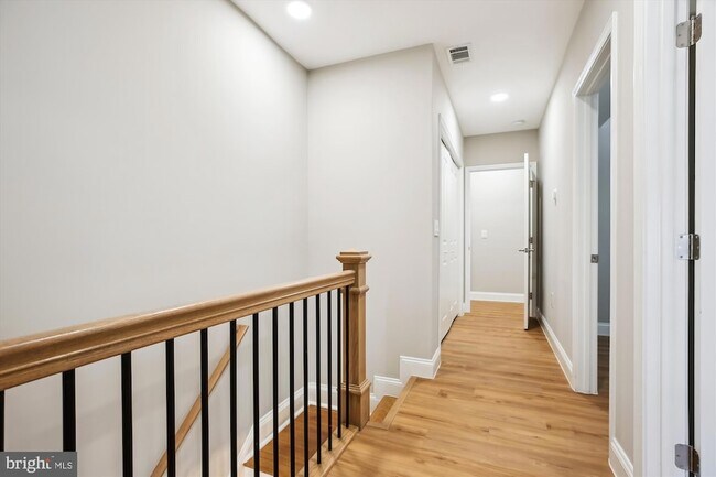 Building Photo - 329 15th St NE