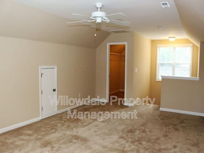 Building Photo - 717 Minerva Dale Dr