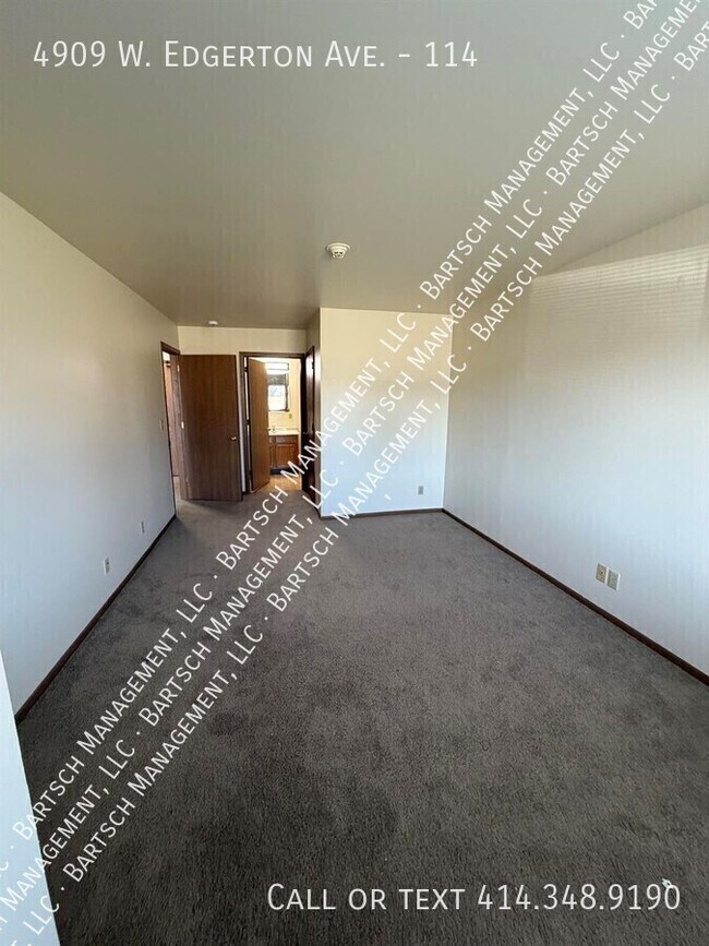 Building Photo - 4909 W Edgerton Ave