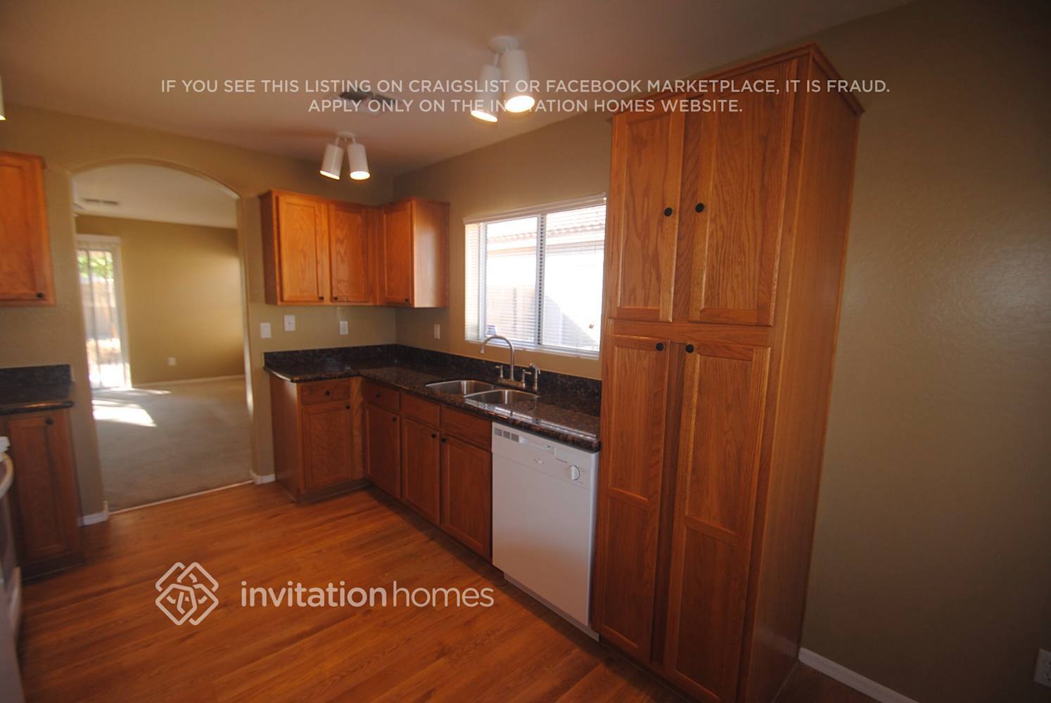 Building Photo - 12437 W Willow Ave