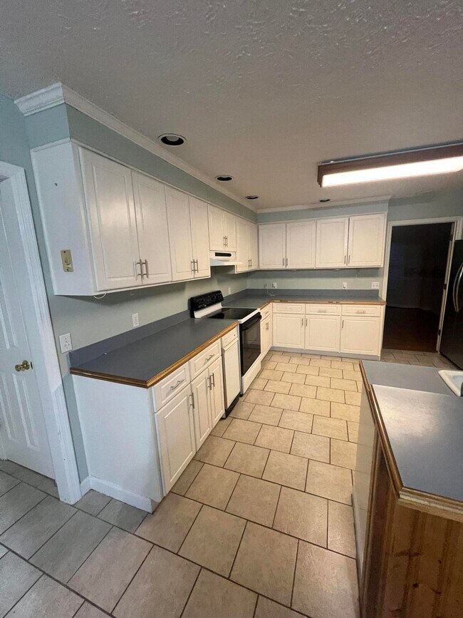 Building Photo - 184 Beaver Dam Rd