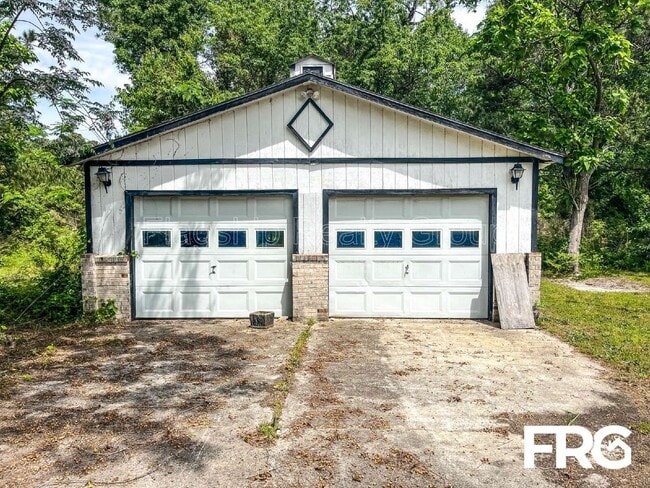 Building Photo - 435 Frank St