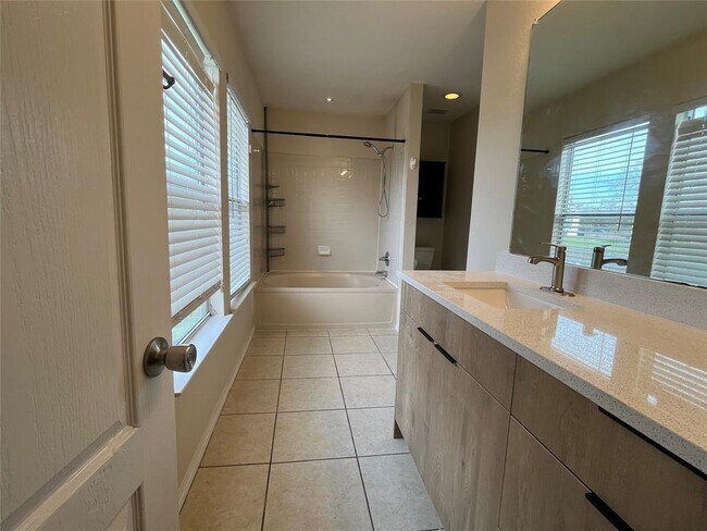 Building Photo - 2617 Byfield Dr