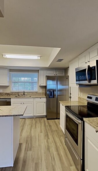 Building Photo - 134 Carriage Hill Dr