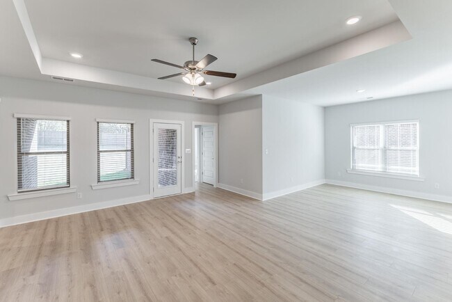 Building Photo - 6027 Margie Collins Dr SE