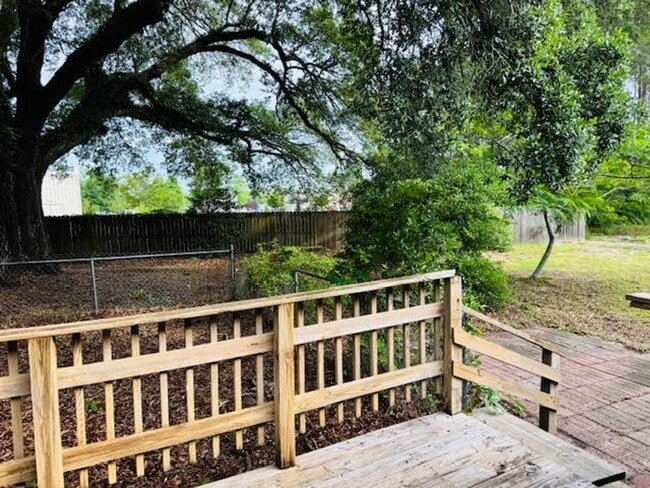 Building Photo - Old Maco Road