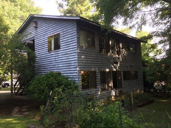 Building Photo - 106 Pleasant Dr