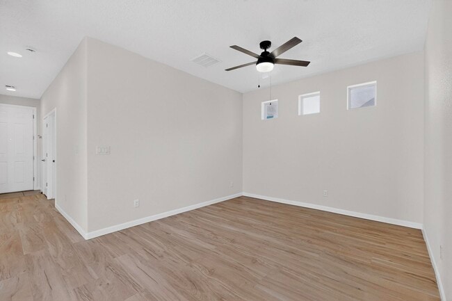 Building Photo - 4 Avenida Vista Esquisita