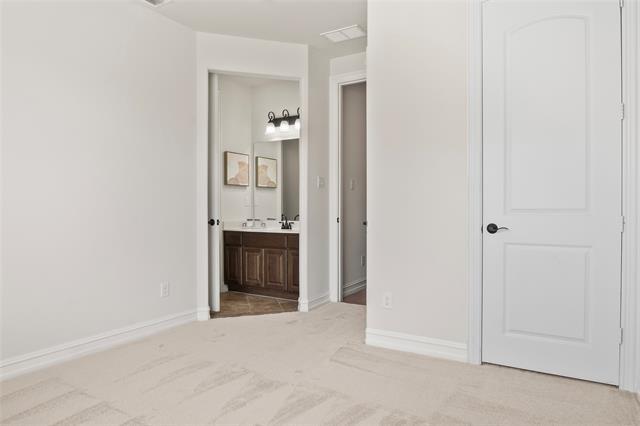 Building Photo - 2911 Redfern Dr