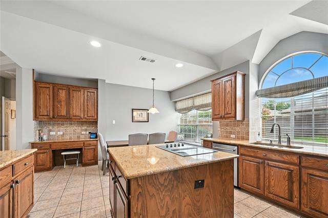 Building Photo - 643 Aspen Ct