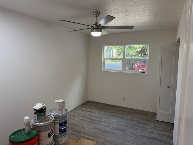 Building Photo - Aloha Apartments