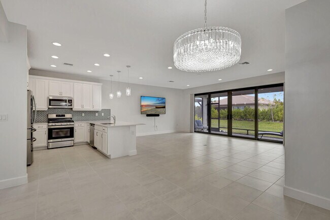 Building Photo - 12557 SW Rain River Dr