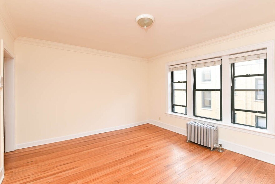 Building Photo - 2338 N Spaulding Ave