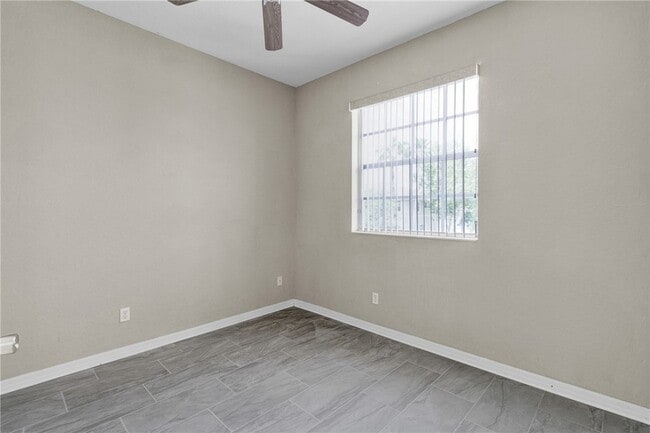 Building Photo - 9943 E Villa Cir