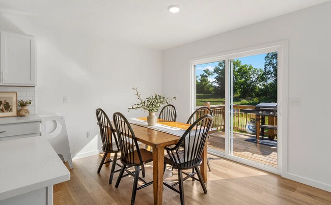 Building Photo - Beautiful 5 bedroom home - Nixa MO