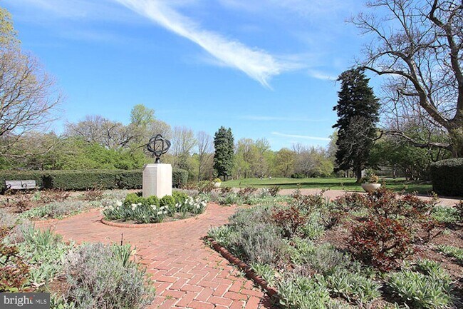 Montrose Park - 1 Block Away - 3014 Dent Pl NW