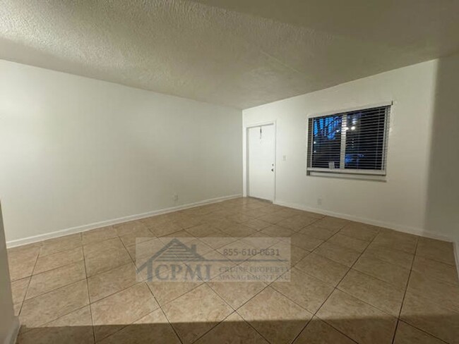 Interior Photo - 100 SW 10th St