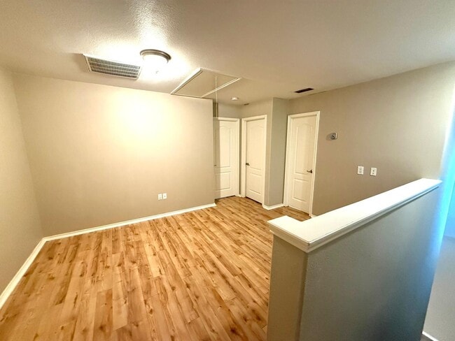 Building Photo - 9310 Albany Dr