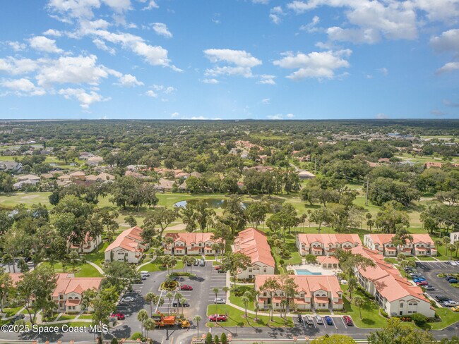 Building Photo - 1089 Country Club Dr