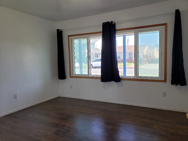 Building Photo - 5509 W 119th St