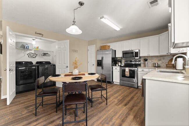 Building Photo - 1409 Pleasant Ridge Dr