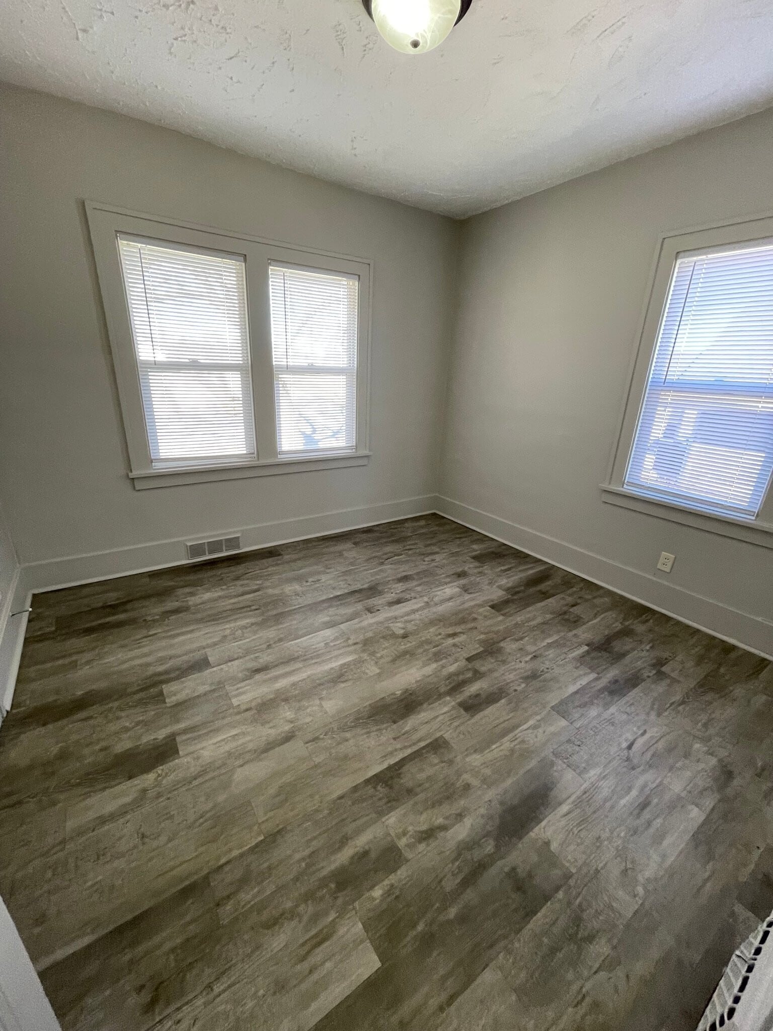 Building Photo - 3535 N 45th Ave